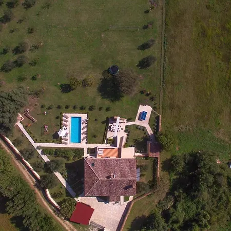 Holiday home Mit Privatpool Fuer 10 Personen Ca 300 Qm In Sisan, Istrien Suedkueste Von Istrien