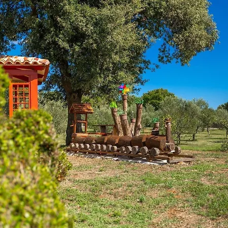 Holiday home Mit Privatpool Fuer 10 Personen Ca 300 Qm In Sisan, Istrien Suedkueste Von Istrien Sisan